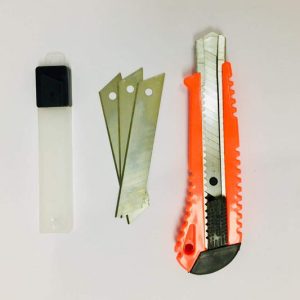 TRINCHETA CON REPUESTO